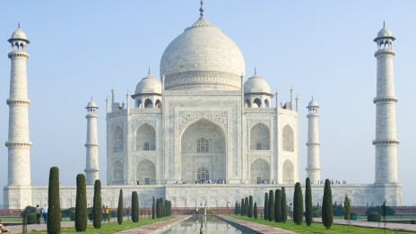 Mud-pack for the Taj Mahal 泰姬陵面敷“泥巴面膜”