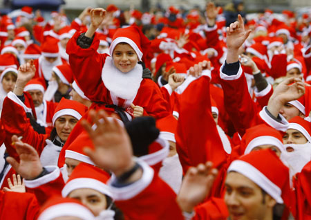 Bucharest breaks Santa world record