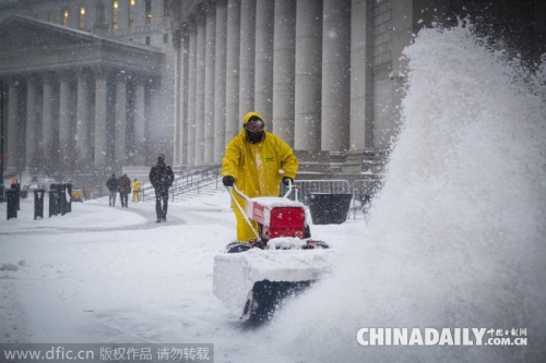 美國紐約遭遇史上最強(qiáng)暴風(fēng)雪