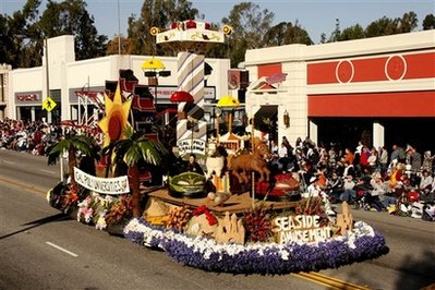 Sunshine, big crowds greet Rose Parade