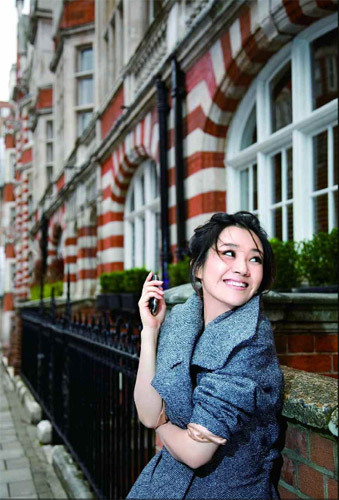 Actress Xu Qing's photoshoots in Paris, London