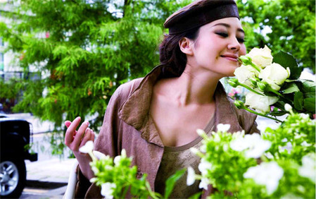 Actress Xu Qing's photoshoots in Paris, London