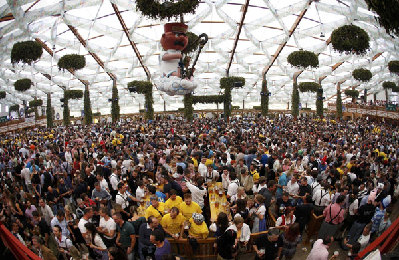 Oktoberfest, beer festival opens in Munich