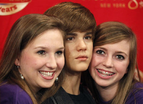 Pop sensation Justin Bieber meets wax double