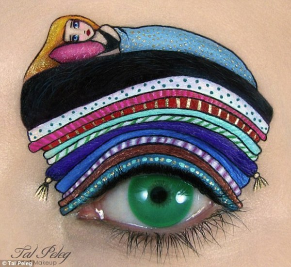 Makeup artist who paint pictures on her eyelids